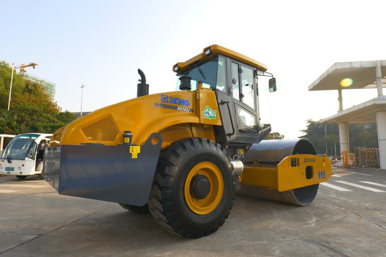 XCMG XS143J Single Drum Vibratory Road Roller